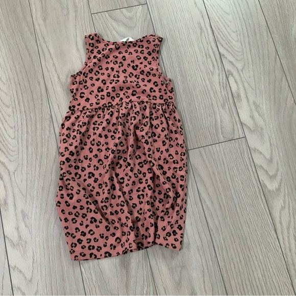 Kids dress very Good condition size 6-8  can be used for different occasion.. - Picture 4 of 5